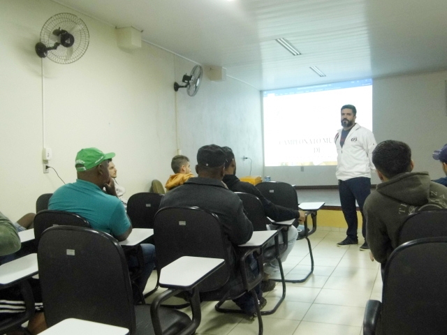 Reunião sobre a preparação do Campeonato Municipal de Futebol de Campo