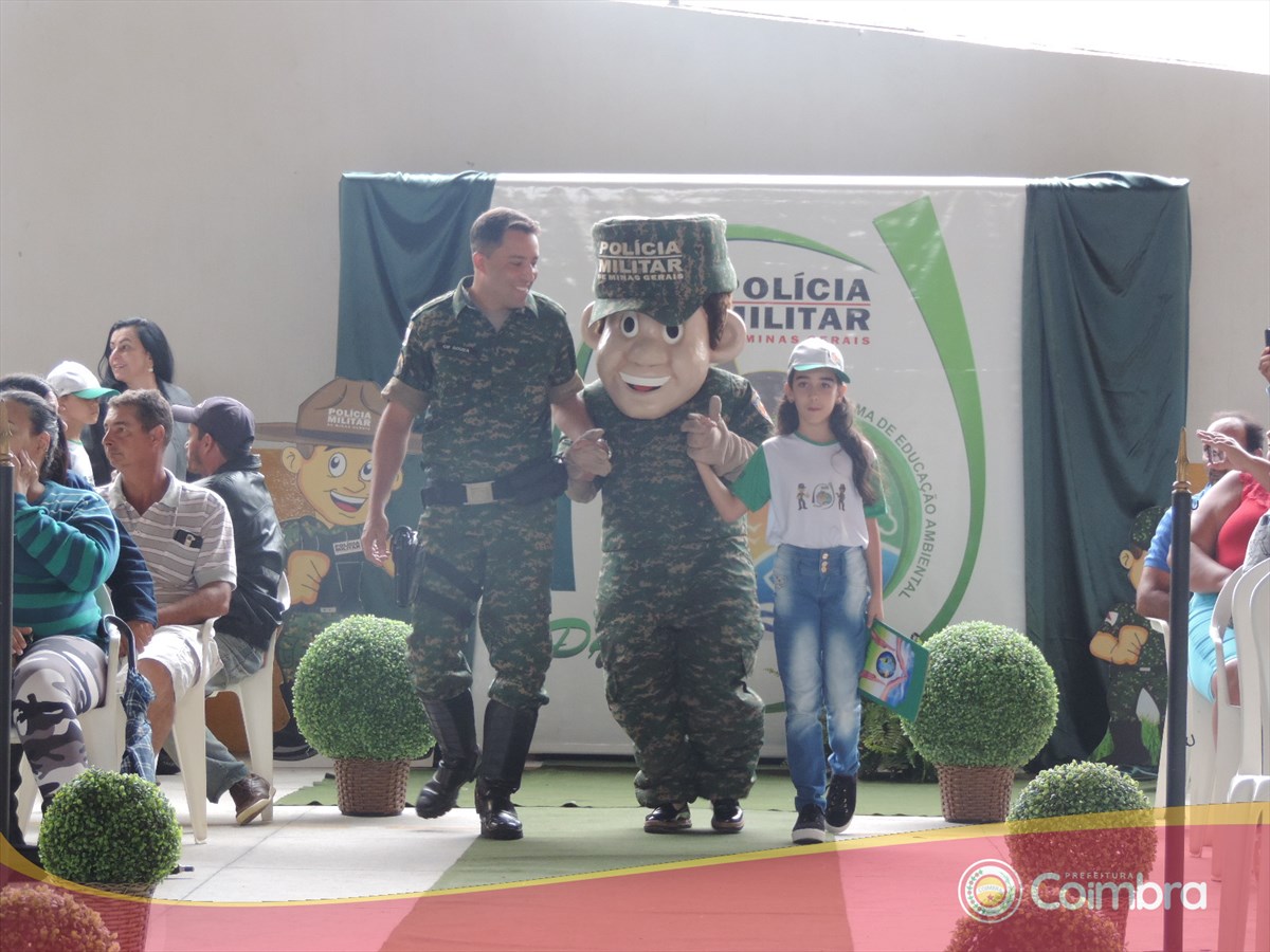 Cerimônia marca a entrega de certificados de conclusão do Programa de Educação Ambiental para alunos da rede municipal