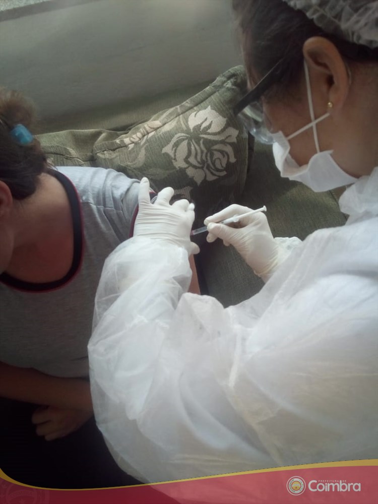 Coronavírus: vacinação contra a gripe será feita de casa em casa pelas equipes de saúde